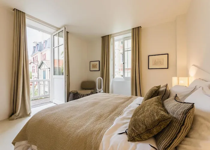 Aia Keyweek Quiet Town House *