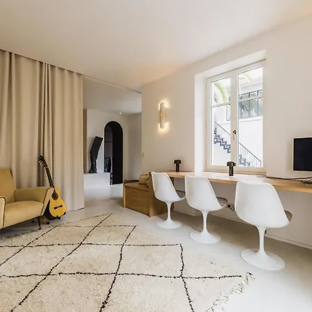 Aia Keyweek Quiet Town House Μπιαρίτζ