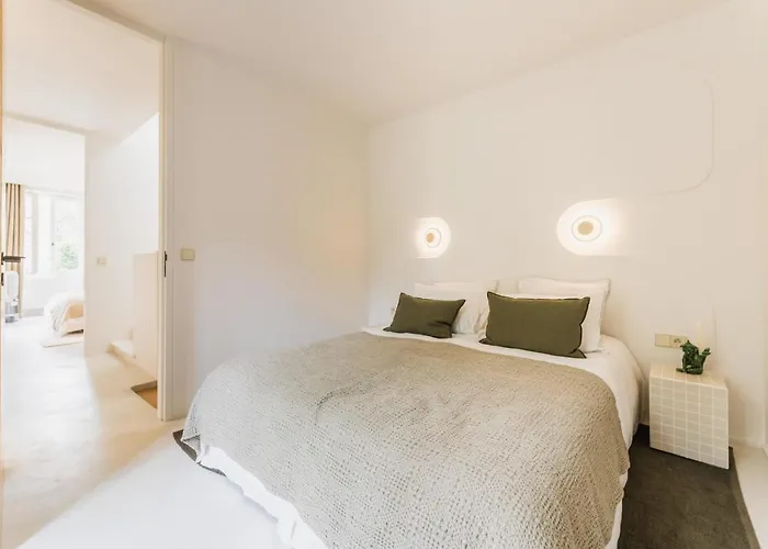 Aia Keyweek Quiet Town House *